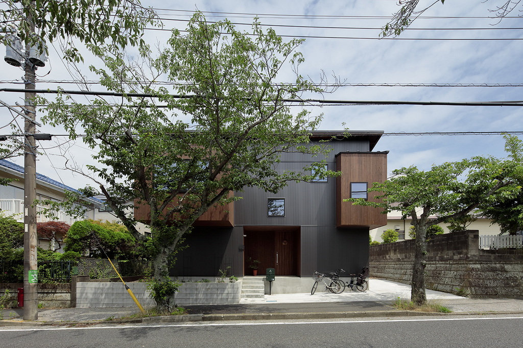 PROTO BANK 082 - 桜並木の家 (設計: 秋山怜史) の外観写真