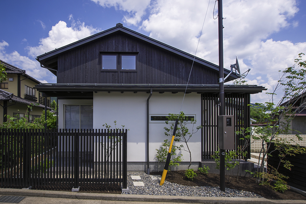 切妻六．五間堂の写真