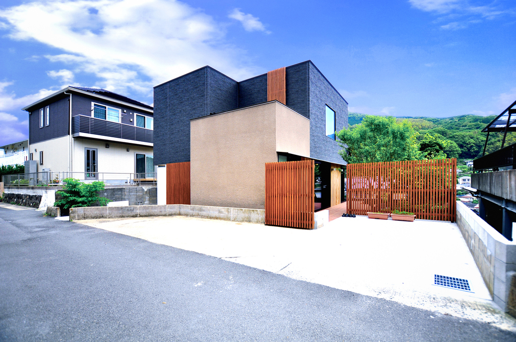 PROTO BANK 105 - 彦見町の家 (設計: 柿山大輔) の外観写真